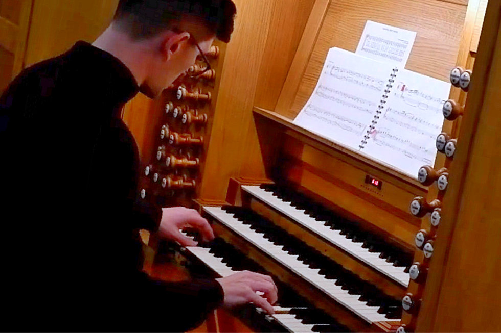 Organist Performance