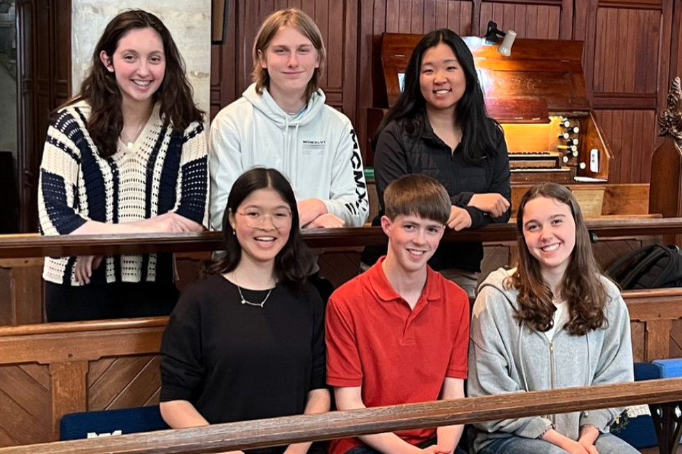 Student Organists on a Course